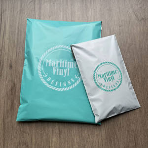 Enveloppes en polyéthylène couleur turquoise personnalisées avec impression blanche - Sacs d'expédition imperméables pour vêtements et articles faits main - Product Image 1