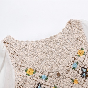 Blus Rajut Boho Chic Berkelanjutan - Atasan Buatan Tangan Artisanal - Busana Musim Panas Butik - Product Image 4