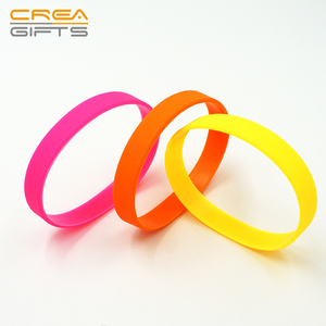 2019 Haute Qualité Design Personnalisé Coloré Arc-En-Ciel Blanc Bracelet En Silicone <span class=keywords><strong>Pas</strong></span> de MOQ Pour Les Événements Sportifs - Product Image 2