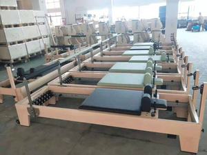 Máquina de Pilates de madera de arce blanco con medio trapecio, reformadora de cuerpo de estudio de Pilates con torre - Product Image 4