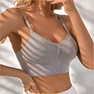 Sujetador deportivo sexy para mujer con espalda en U, tirantes finos, top transpirable, patrón liso, sujetador de yoga con espalda cruzada. - Product Image 3