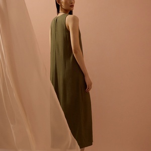 Nouvelle Arrivée 2025 – Robe Midi Plissée Antistatique Lavable avec Service OEM, Fente Ondulée Moderne - Product Image 2