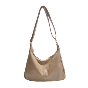 2025潮流女装复古手提袋女士大容量秋季个性单肩斜挎包流行防水便携 - Product Image 1