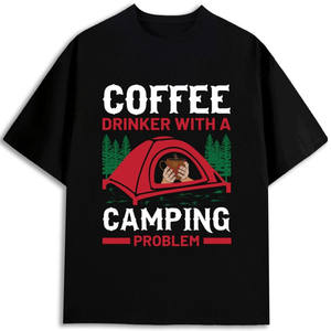 T-shirt pour homme Camping Coffee Drinker, 100% coton, 180 g/m², manches courtes, jersey imprimé, anti-rétrécissement, coupe classique - Product Image 1