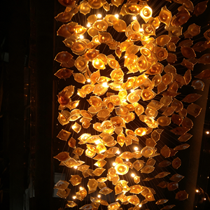 Lustre en verre ambré personnalisé de luxe, installation artistique moderne, <span class=keywords><strong>luminaire</strong></span> suspendu pour hall d'hôtel et restaurant - Product Image 5