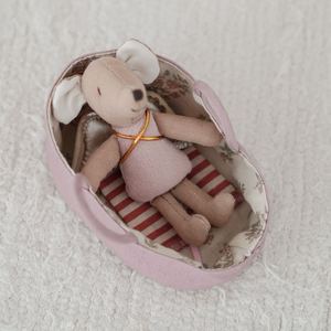 Poupée souris en métal Maileg danoise, style <span class=keywords><strong>conte</strong></span> nordique, écologique, mini poupée de mode en tissu coton et lin, miniature rose et verte - Product Image 6