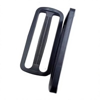 Boucle coulissante professionnelle en plastique noir robuste à trois barres réglable antidérapante pour sangles de sac à dos et bagages