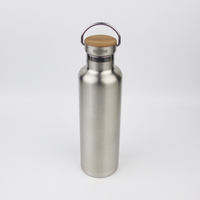 Vente chaude 25oz Thermique Gym Bouteille Double Paroi 18/8 En Acier Inoxydable Fiole À Vide Termos Bouteille D'eau Avec Bouchon En Bambou