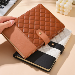 Cuaderno de cuero PU de alta calidad personalizado, cuaderno de viajero personalizado con empalme de rejilla con logotipo A5, cuaderno de diario personalizado - Product Image 2