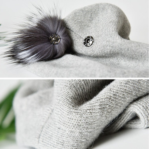 Bérets tricotés en gros pour femmes, collection automne-hiver, avec <span class=keywords><strong>pompon</strong></span> en fourrure personnalisé, bonnets unis tendance - Product Image 5