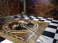 Élégant médaillon de marqueterie de parquet en bois de teck moderne motif de carrelage intérieur Installation par clic Surface antidérapante