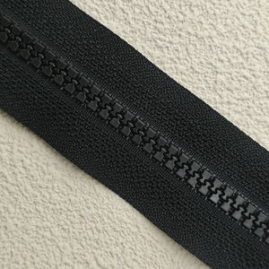 <span class=keywords><strong>YKK</strong></span> Usine En Gros Personnalisé Bidirectionnel Robuste En Plastique Résine <span class=keywords><strong>Fermeture</strong></span> À Glissière Rouleau Double <span class=keywords><strong>Curseur</strong></span> <span class=keywords><strong>Fermeture</strong></span> À Glissière Bande Vêtements - Product Image 5