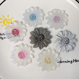 Perles de fleurs transparentes blanches de 44 mm en forme de tournesol à coller sur les vêtements et fleurs plates à coller sur les empeignes de chaussures comme décoration, fleurs de marguerite - Product Image 6