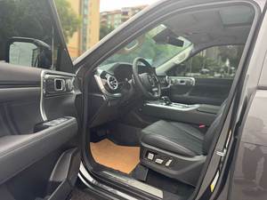 Tank 400 SUV 2023, Moteur Turbo, Transmission Automatique, Sièges en Similicuir, 5 Places, Toit Ouvrant Électrique, Pneus R18, Conduite à Gauche, Couleur Foncée - Product Image 4