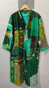 Bata de algodón verde para mujer, acolchada a mano en India, con retazos, manga larga, cuello en V, bordada, estilo loungewear, para primavera - Product Image 3