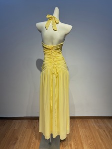 OUDINA Vestido de Noche Elegante Amarillo con Cuello Halter, Espalda Descubierta Irregular y Pliegues, <span class=keywords><strong>para</strong></span> Fiesta, Ropa de Mujer, de Moda y Gran Venta - Product Image 2