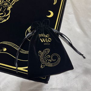 Tapis de Tarot en Velours pour Altar, Motif Croix Celtique, pour Lecture, avec Doublure en Satin et Sacs en Velours pour Dés et Cartes de Tarot - Product Image 2