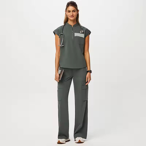 Ensemble d'uniformes médicaux tricotés sur mesure à col mandarin pour femmes, coupe classique, avec pantalon cargo et blouses d'infirmière - Product Image 1