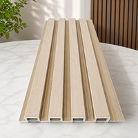 Panneau mural en bois composite WPC, grain de bois, imperméable, ignifuge, revêtement mural extérieur moderne pour l'extérieur et l'intérieur