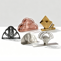 Prix d'usine, vente en gros, boîte à mouchoirs en acier inoxydable brillant doré, porte-serviettes triangulaire en métal pour table