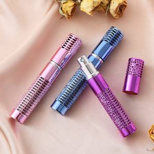 Botella de Perfume de Aleación de Aluminio de 5 ml con Diseño de Tallado Hueco, Estilo Medio Oriente, Botella de Vidrio Recargable con Atomizador, en Stock - Product Image 2