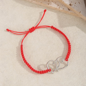 Set di 2 Braccialetti in Lega Rossa con Cuori Intrecciati, Regolabili con Nodo Scorrevole, Charm in Argento, Gioiello d'Amore da Regalare - Product Image 2