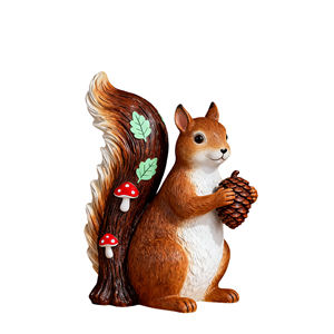 Scoiattolo Artigianale in Resina con Pigna, Regalo Personalizzato, Ideale per Decorazioni Autunnali per la Casa, l'Ufficio e come Regalo - Product Image 1