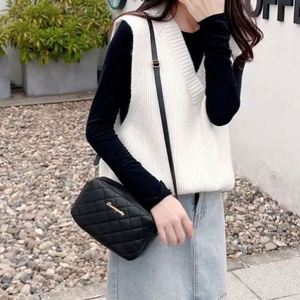 Custom Korean Version Women's PU Canvas Fashion Eco-Friendly Zipper Closure Crossbody <b>Bag</b> Cartoon Pattern 1-1.9L Capacity High - Product Image 3