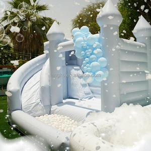 Château Gonflable Extérieur en PVC 0,55 mm pour Fêtes et Mariages - Grande Vente ! - Product Image 1