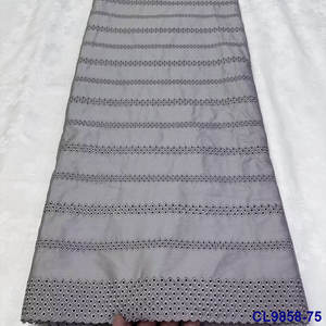 Tissu en coton <span class=keywords><strong>gris</strong></span> brodé à rayures imprimé confortable et doux au toucher Tissu pour vêtements pour hommes - Product Image 2