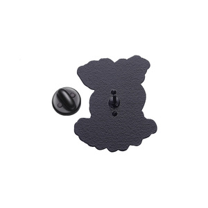 Pin de esmalte <span class=keywords><strong>del</strong></span> Orgullo LGBT con <span class=keywords><strong>el</strong></span> letrero 'Be Gay Do Crime' - Product Image 2