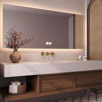 Meuble-lavabo mural en bois au design moderne avec miroir LED intelligent, évier intégré et étagère ouverte