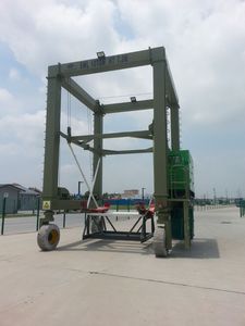 Grue à <span class=keywords><strong>portique</strong></span> de chantier naval de 100 tonnes fabriquée en Chine pour le levage de navires - Product Image 6