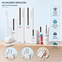 Kit de toilette jetable pour hôtel avec brosse à dents et pantoufles, sept pièces, vente en gros, modèle 132555, fabriqué dans la province du Guangdong