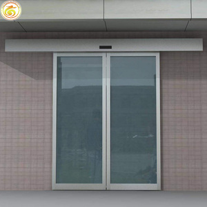 Puertas de Entrada de Metal Negro Estilo Industrial para Cafetería y Bar Urbano - Product Image 1