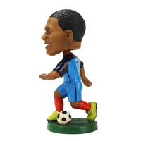 Figurine de joueur de football Bobblehead en résine personnalisable Cadeau unique Sculpture décorative Artisanat en résine Cadeau Bobblehead