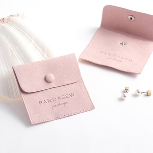 PandaSew Pochette à bijoux en microfibre de daim rose de luxe 8x8cm avec bouton pression - Product Image 1