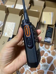 Hytera td560 td565 PD560 pd565 tiên tiến DMR đài phát thanh kỹ thuật số IP68 chìm 32CH UHF 400-470MHz 5 Wát GPS cho các hoạt động ngoài trời - Product Image 2