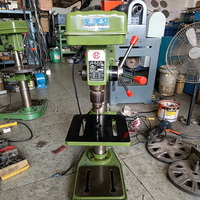 Machine de perçage verticale miniature de précision industrielle d'occasion pour le perçage de pièces de quincaillerie