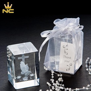Economico Fermacarte in Cristallo K9 Inciso in 3D con Croce, Angelo, Rosa e Gesù Cristo, Personalizzabile, Regalo per Bomboniere Nuziali, Articolo Religioso - Product Image 6
