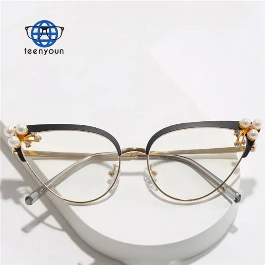 Teenyoun Katzenauge Damen-Luxus-Perlkristallbrille Rahmen durchsichtiges Anti-Blaulicht-Sehenbrille Herren optischer Metallrahmen Großhandel