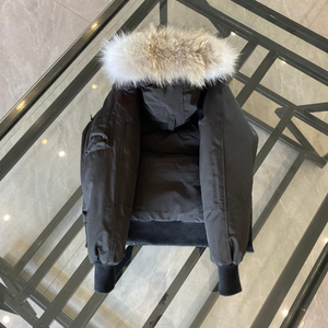 Chaqueta de Plumón Gruesa para Hombre con Capucha de Piel, Abrigo Acolchado de Invierno, Parka Corta Acolchada para Clima Frío - Product Image 6