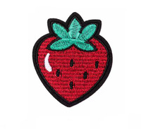 Sweat à capuche en tissu personnalisé brodé de lettres patchs chenille fraise vente en gros
