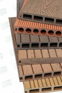 Planches de terrasse extérieures rainurées et creuses en composite <span class=keywords><strong>bois</strong></span>-plastique (WPC) modernes pour usage extérieur - Product Image 4