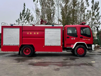 Camion-citerne à eau Isuzu FVR, camion de pompiers à double cabine, pompe à eau de 40 L/min, lance à eau de 60 m pour usage industriel et municipal