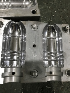 Máquina semiautomática para hacer botellas de plástico, máquina para hacer botellas de agua mineral pet de 550ml, 2 cavidades, con <span class=keywords><strong>certificado</strong></span> CE - Product Image 4