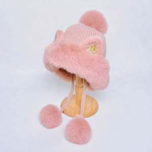 Bonnet d'hiver en acrylique tricoté avec oreilles de chat et pompon, motif dessin animé mignon, unisexe, chaud et coupe-vent, pour extérieur et plage, vente en gros - Product Image 5