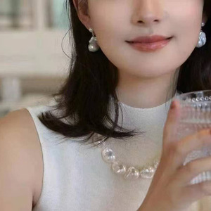 ต่างหูเงินแท้ S925 ประดับมุกบาร็อคฝรั่งเศสทรงหยดน้ำ ดีไซน์หรูหรา ต่างหูมุกน้ำจืดบาร็อคทรงไม่สมมาตร - Product Image 4