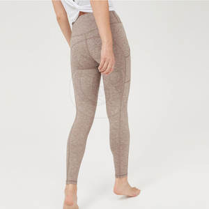 En stock Legging pour femme de qualité supérieure Legging pour femme au design unique Legging pour femme de qualité supérieure fabriqué dans la meilleure qualité - Product Image 2