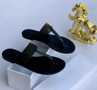 Tongs de créateur pour femmes Sandales d'été Sandales décoratives Slip-on Slides Fashion Women Sandals Summer Wholesale Flat Shoes